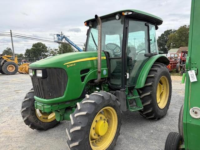 Image of John Deere 5083E equipment image 1
