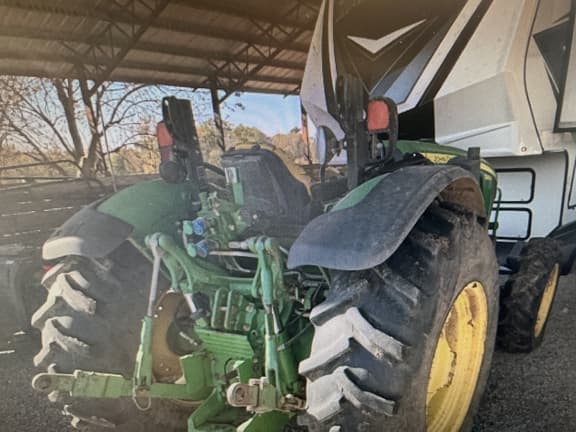 Image of John Deere 5085M equipment image 2