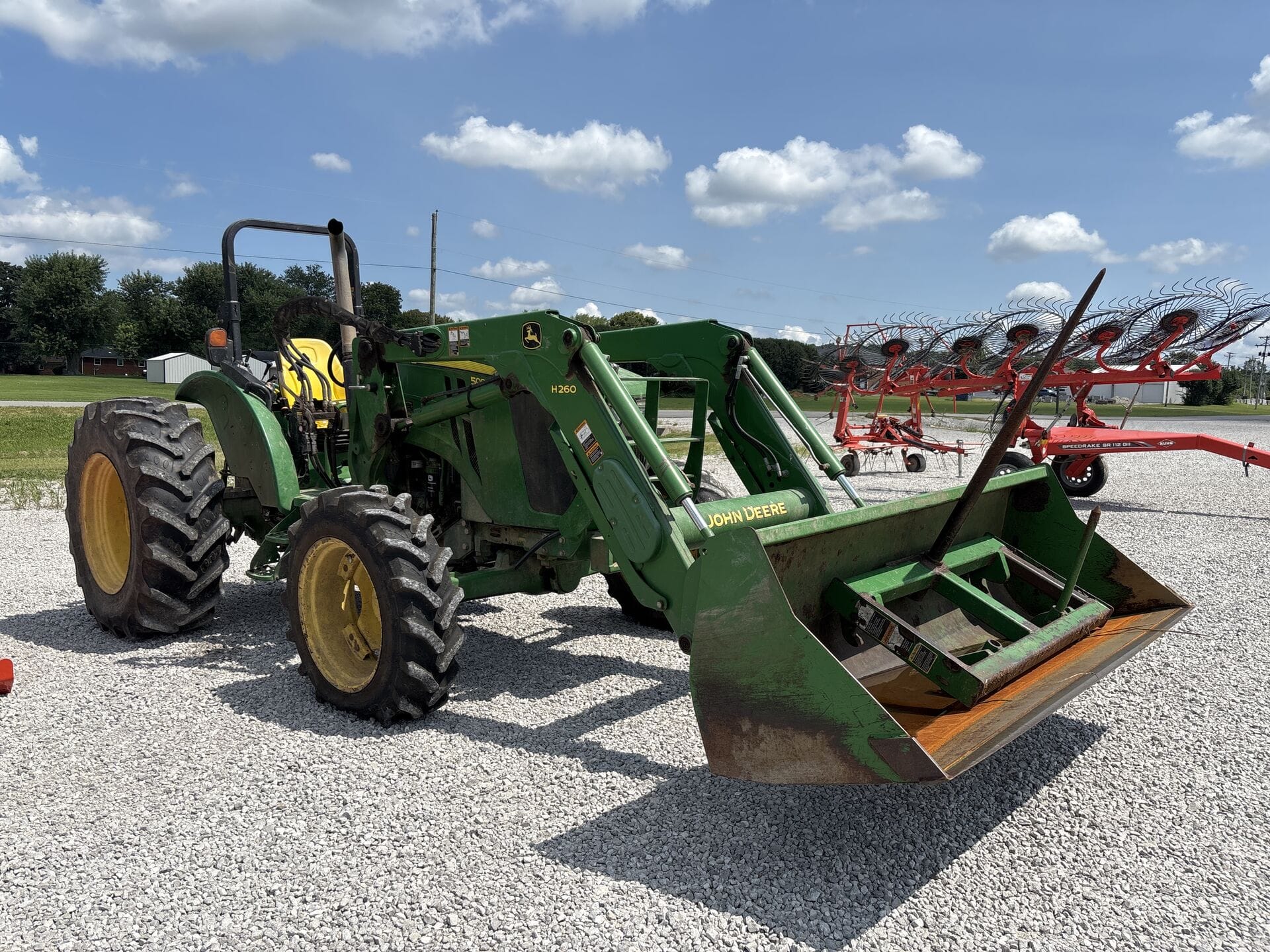 2012 John Deere 5085M Equipment Image0