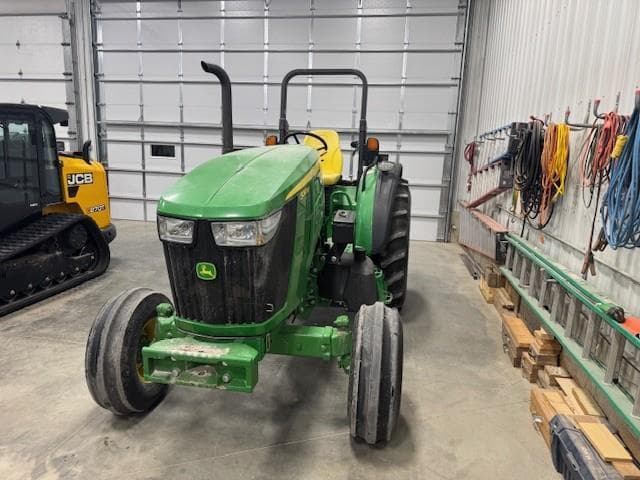 Image of John Deere 5085M equipment image 2