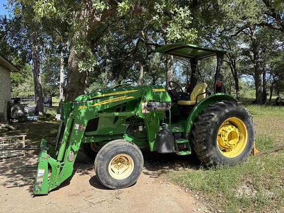 Image of John Deere 5085M Primary image