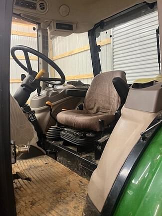 Image of John Deere 5093E equipment image 1