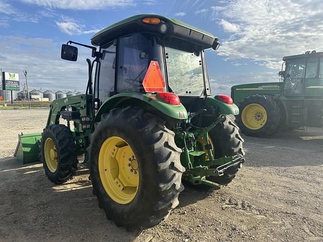 Image of John Deere 5093E equipment image 3