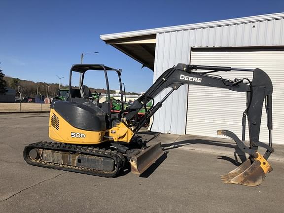 Image of John Deere 50D equipment image 4