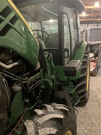 Image of John Deere 5100M equipment image 3