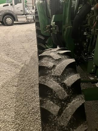 Image of John Deere 5100M equipment image 4