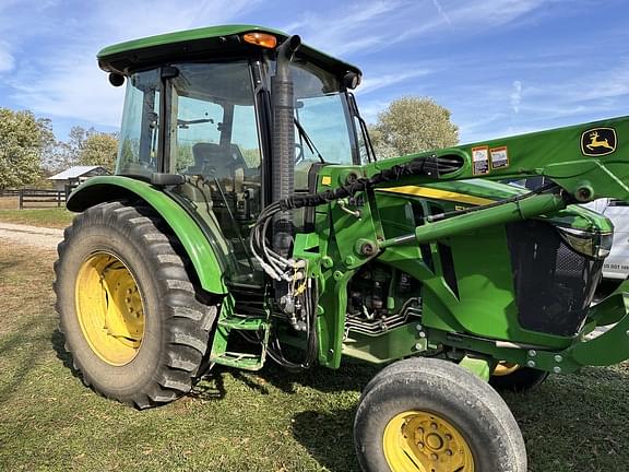 Image of John Deere 5100M equipment image 2