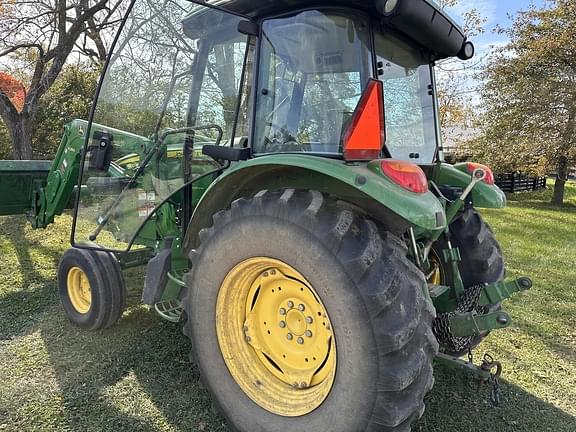 Image of John Deere 5100M equipment image 3