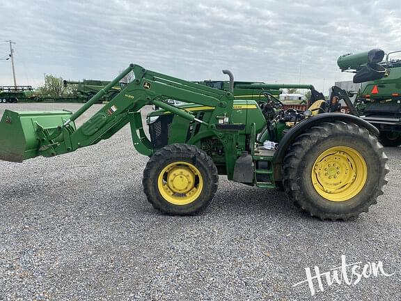 Image of John Deere 5100M equipment image 2