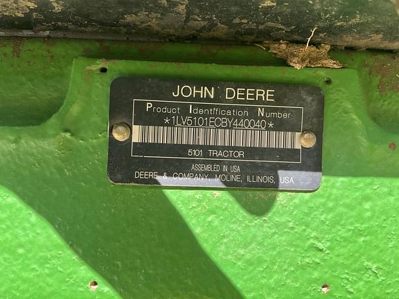 Image of John Deere 5101E equipment image 3