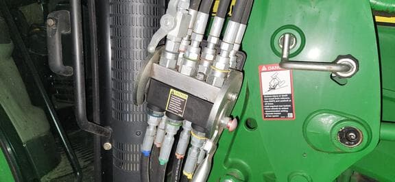 Image of John Deere 5115M equipment image 2