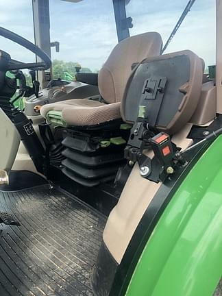 Image of John Deere 5115M equipment image 2