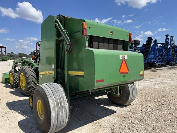 Image of John Deere 568 equipment image 3