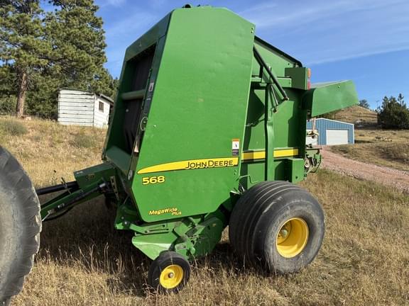 Image of John Deere 568 equipment image 1
