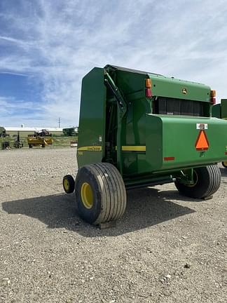 Image of John Deere 568 equipment image 2