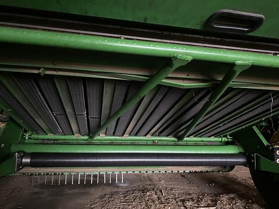 Image of John Deere 568 Mega Wide Plus equipment image 4