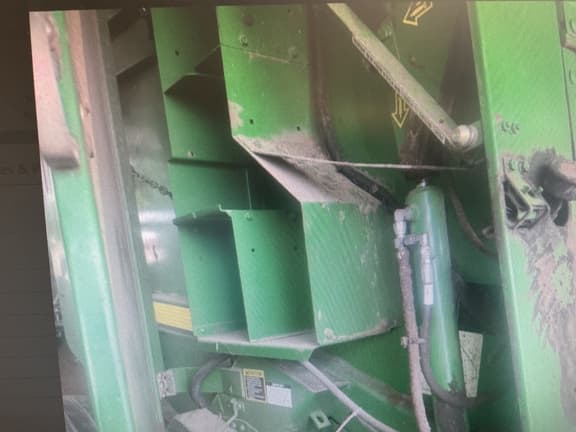 Image of John Deere 568 equipment image 4