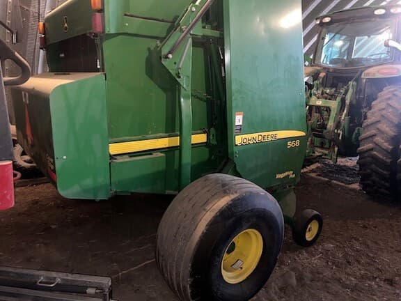 Image of John Deere 568 equipment image 2