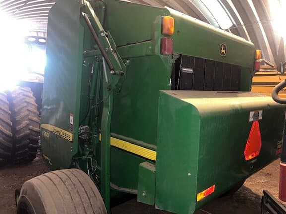 Image of John Deere 568 equipment image 3