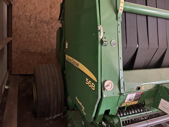 Image of John Deere 568 equipment image 3