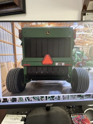 Image of John Deere 568 equipment image 3