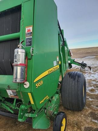 Image of John Deere 568 equipment image 3