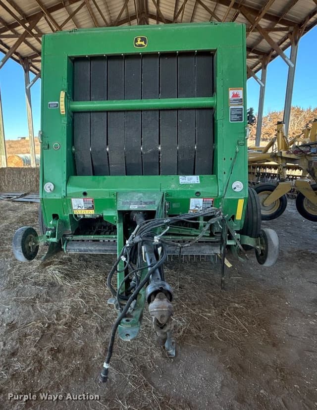 Image of John Deere 568 equipment image 1