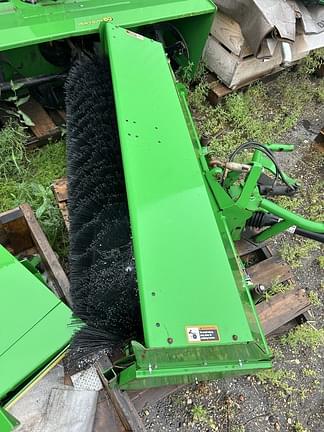 Image of John Deere 60 Heavy Duty Broom equipment image 2