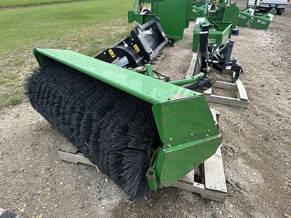 Image of John Deere 60 Heavy Duty Broom equipment image 1
