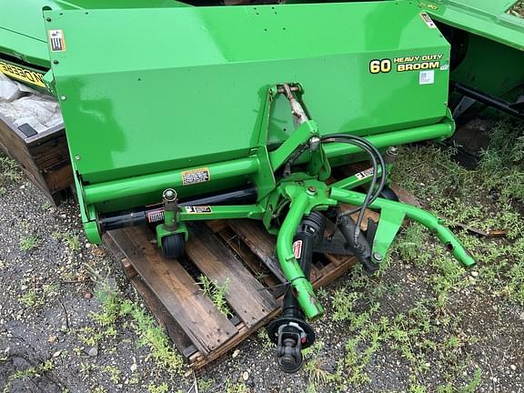 Image of John Deere 60 Heavy Duty Broom equipment image 3