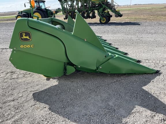 Image of John Deere 606C equipment image 4
