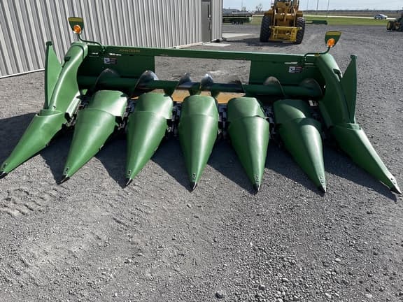 Image of John Deere 606C equipment image 1