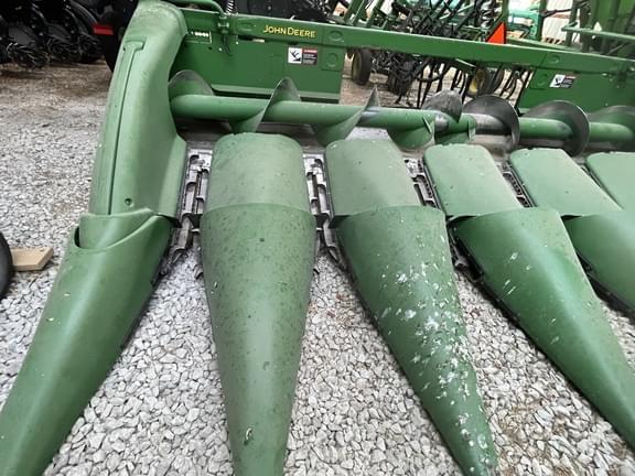 Image of John Deere 606C equipment image 4