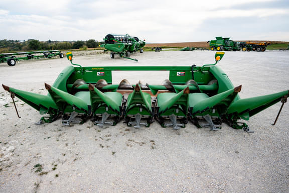 Image of John Deere 606C equipment image 2