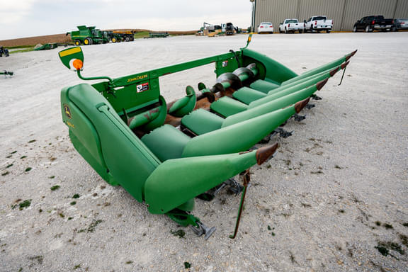 Image of John Deere 606C equipment image 4