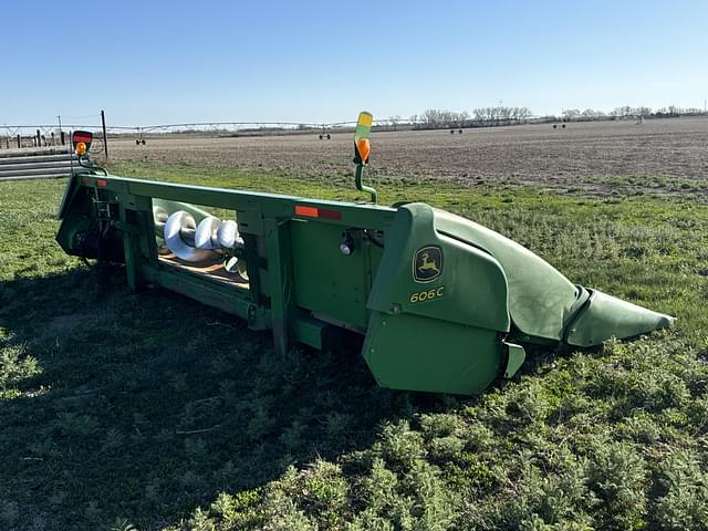 Image of John Deere 606C equipment image 4