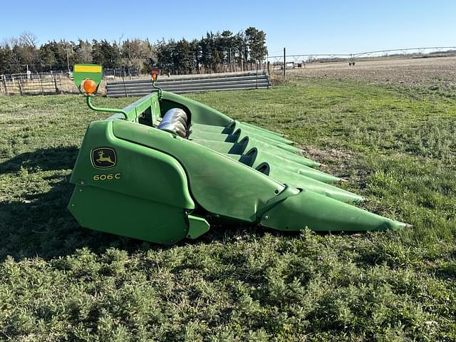 Image of John Deere 606C equipment image 3