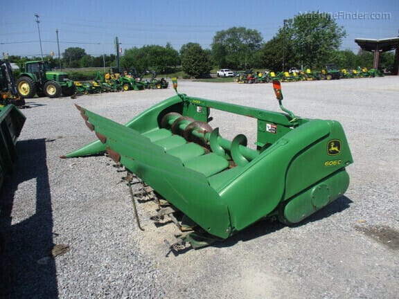 2012 John Deere 606C Equipment Image0