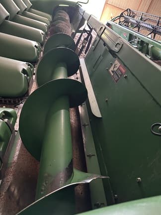 Image of John Deere 608C equipment image 2