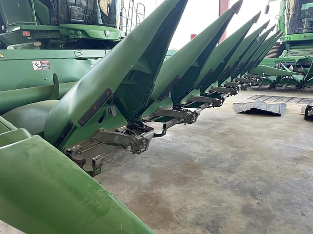 Image of John Deere 608C equipment image 1