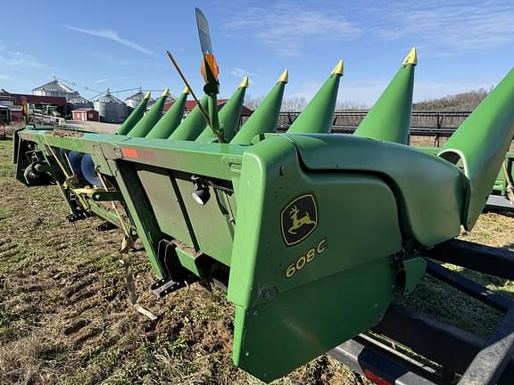 Image of John Deere 608C equipment image 3