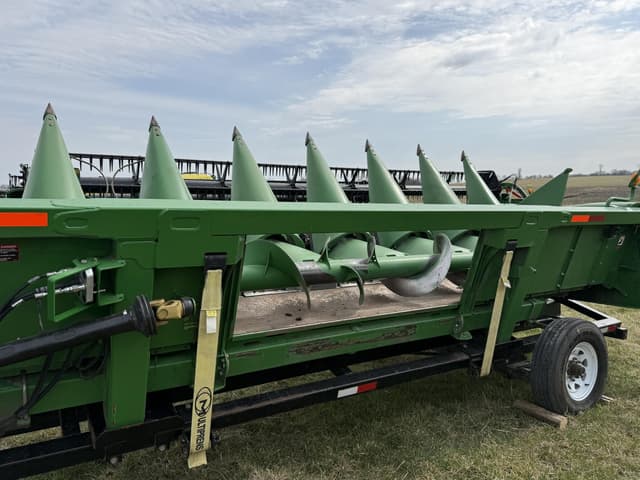 Image of John Deere 608C equipment image 3