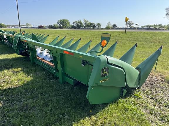 Image of John Deere 608C equipment image 3