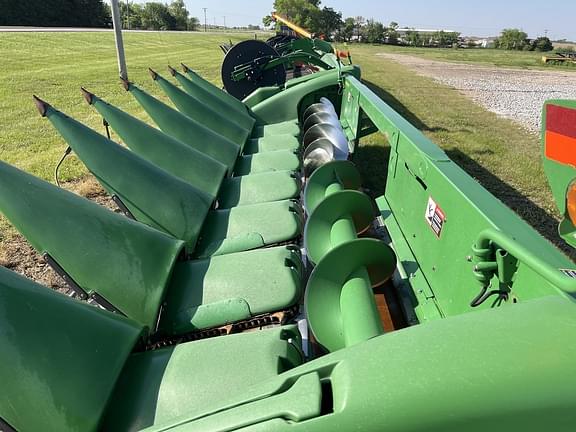 Image of John Deere 608C equipment image 4