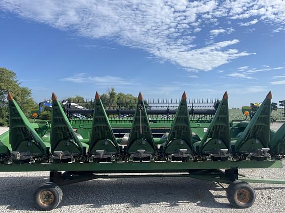 Image of John Deere 608C equipment image 2