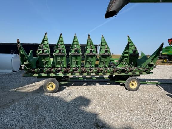 Image of John Deere 608C equipment image 4