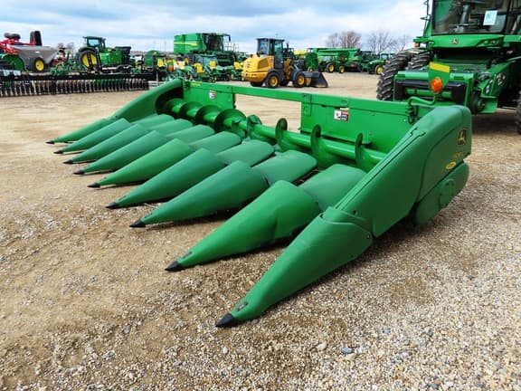 Image of John Deere 608C equipment image 4