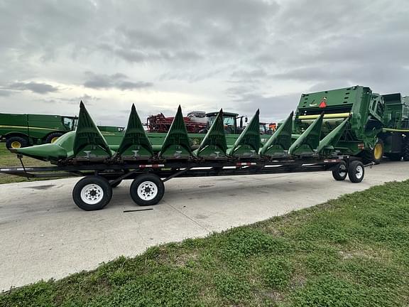 Image of John Deere 608C equipment image 3