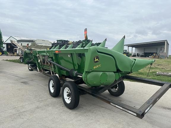 Image of John Deere 608C equipment image 4