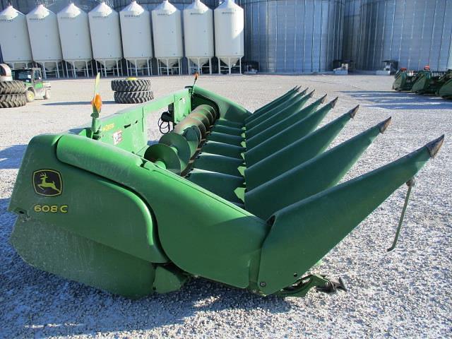 Image of John Deere 608C equipment image 3